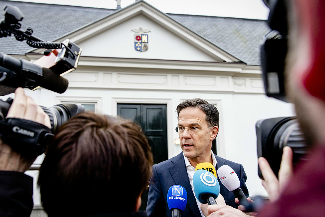 Premier Mark Rutte staat de media te woord (16 december) bij het Catshuis na afloop van het gesprek met het Landbouw Collectief over de stikstofproblematiek. - Foto: ANP