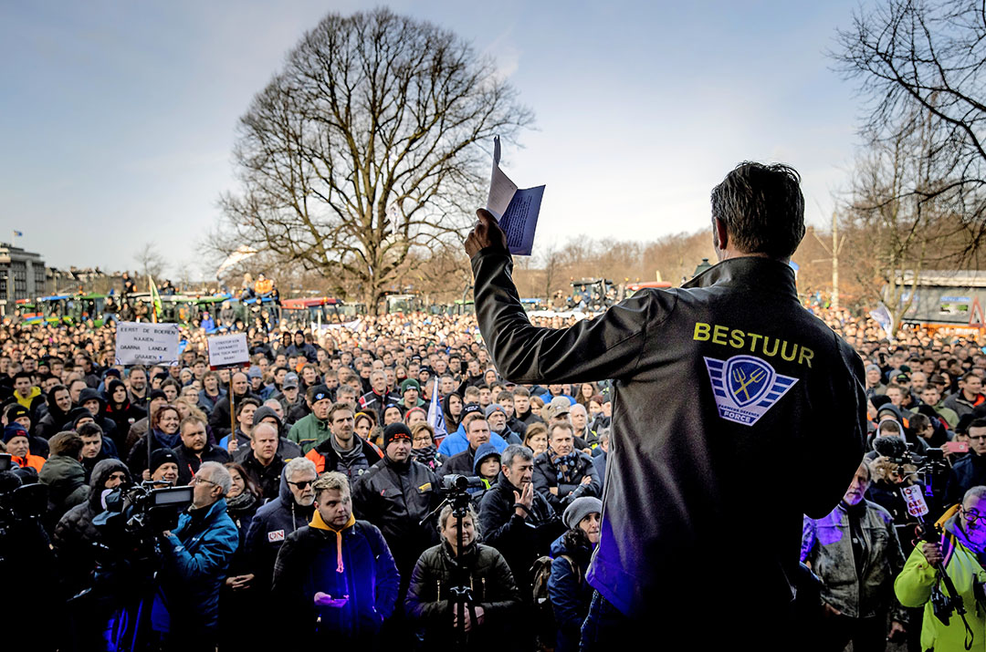 Jeroen van Maanen van Farmers Defence Force op de Koekamp in Den Haag tijdens de demonstratie op 19 februari tegen het stikstofbeleid van het kabinet. - Foto: ANP