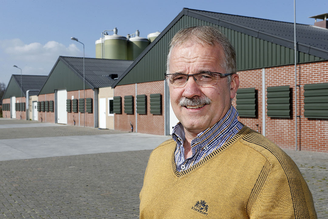 Jan Verhoijsen heeft in Someren (N.-Br.) een vleeskuikenbedrijf en is vakgroepvoorzitter LTO/NOP. - Foto: Bert Jansen