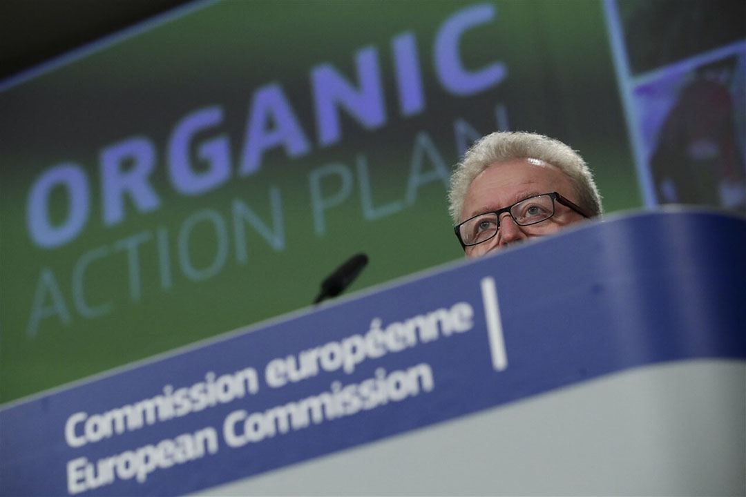 Europees landbouwcommissaris Janusz Wojciechowski presenteert zijn actieplan voor de toekomst van de biologische landbouw in de Europese Unie. Foto: AFP