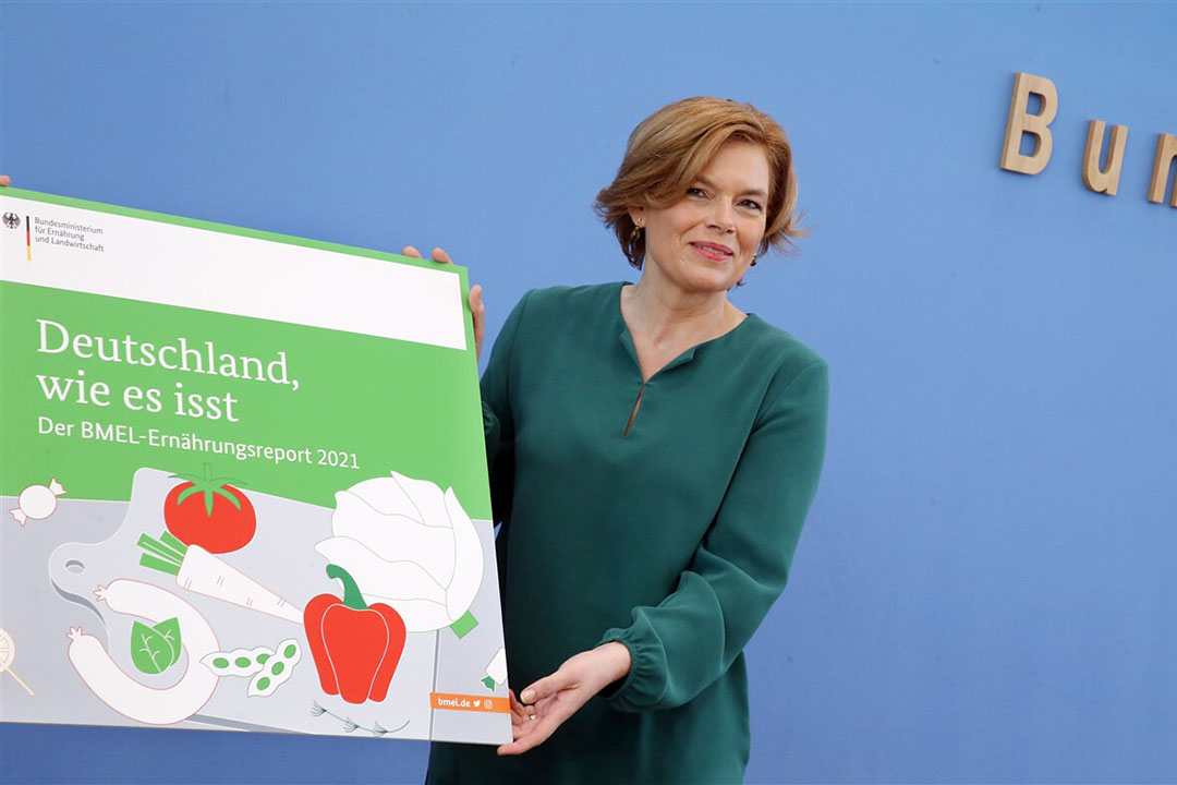 De Duitse landbouwminister Julia Klöckner bij de presentatie van het rapport over de Duitse voedingsgewoonten. - Foto: ANP