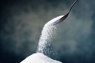Ten opzichte van juli steeg de suikerprijs met maar liefst 10%, de vijfde stijging op rij en komt daarmee op het hoogste punt sinds 2017. Foto: Canva
