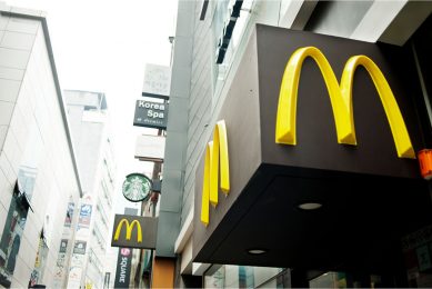 McDonald's is sinds 2018 bezig met het terugdringen van zijn uitstoot. - Foto: Canva