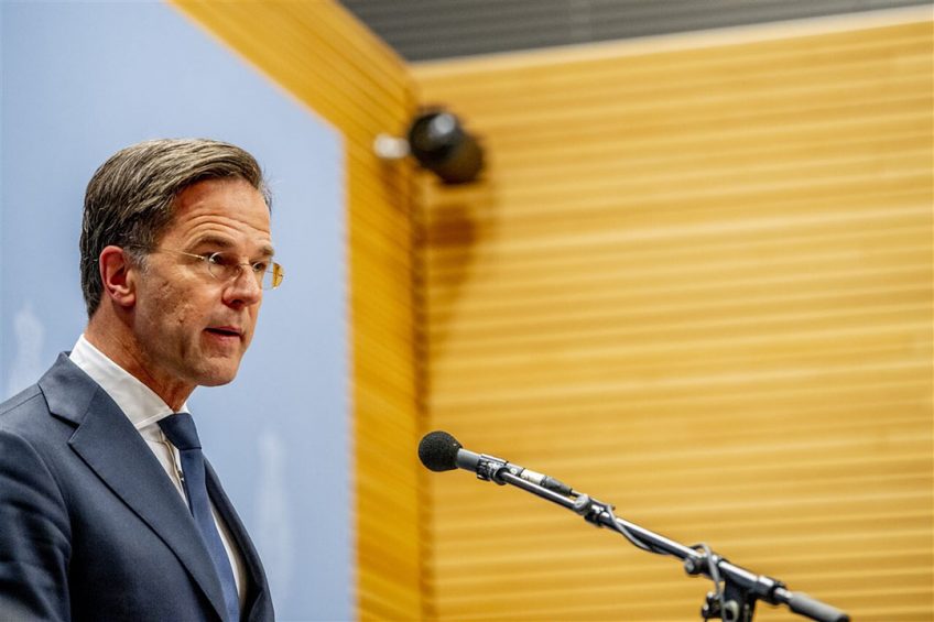 Demissionair premier Mark Rutte tijdens persconferentie vrijdag 17 december. - Foto: ANP