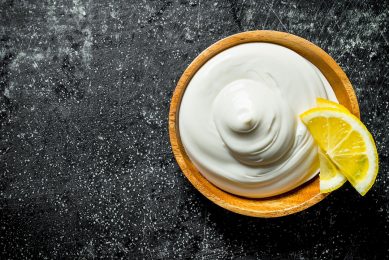Vergeleken met reguliere mayonaise bevat de mayonaise geproduceerd met de plantaardige emulgator meer eiwitten en grotere hoeveelheden van bepaalde essentiële aminozuren. Foto: Canva
