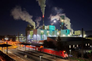 Suikerfabriek van Südzucker in het Duitse Wabern. Zo'n 1.100 boeren leveren de grondstoffen aan deze fabriek. Jaarlijks wordt op deze locatie zo'n 110.000 tot 140.000 ton suiker geproduceerd. - Foto: Hans-Rüdiger Kemter, Südzucker