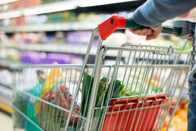 De inflatie is in de eurozone opnieuw fors gestegen en dat begint ook door te dringen in de prijzen van voeding in supermarkten. - Foto: Canva