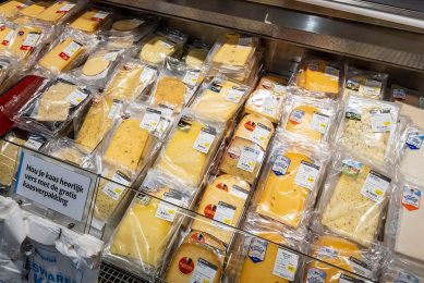 Kaas en kwark zijn sinds begin dit jaar al bijna 10% duurder geworden. - Foto: Roel Dijkstra