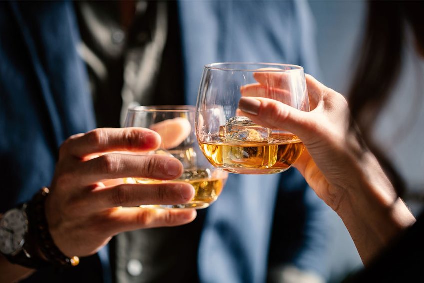 Drankenfabrikant Diageo zag zijn omzet vooral groeien omdat consumenten meer dure whisky dronken. - Foto: Canva