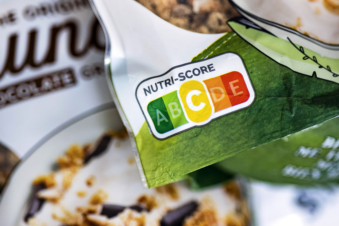 Nutri-Score op een ontbijtgranen pak.  Dit logo zal ervoor zorgen dat het makkelijker wordt om gezonde keuze te maken in supermarkten. - Foto: ANP