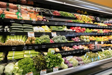 De onderzoekers zagen dat in de Amerikaanse staat Vermont de verkoop van voedingsmiddelen met een GMO-vermelding daalde met 5,9%. Een GMO-vrij label liet de verkoop met 2,5% stijgen. - Foto: Canva