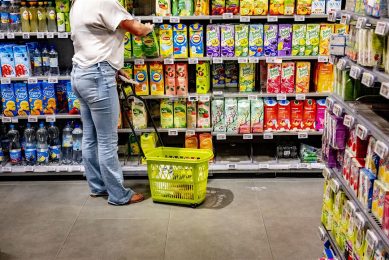 Om ervoor te zorgen dat consumenten in de toekomst naar de supermarkt blijven komen, is een omslag in digitalisering nodig, zegt Bas Smeets, accountant en adviseur binnen MKB Accountancy & Advies bij Deloitte. - Foto: ANP