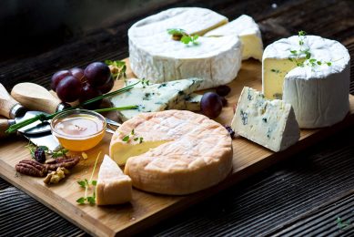 In Frankrijk gaat een veel groter deel naar consumentenproducten zoals verse melk, yoghurt of vooral kaas die veel moeilijker te verwaarden zijn. Foto: Canva