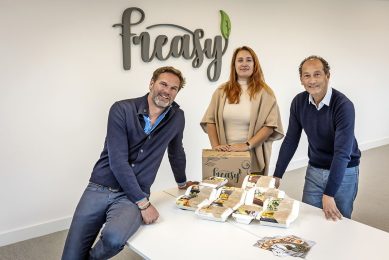 Eric Veeneman (links) produceert samen met Michael Moser en Marlot de Jonge onder de naam Freasy kant-en-klare diepvriesmaaltijden. Foto's: Roel Dijkstra