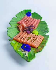 Vegan Finest Foods maakt onder het merk Vegan Zeastar plantaardige visalternatieven, waaronder vegan zalm en tonijn.