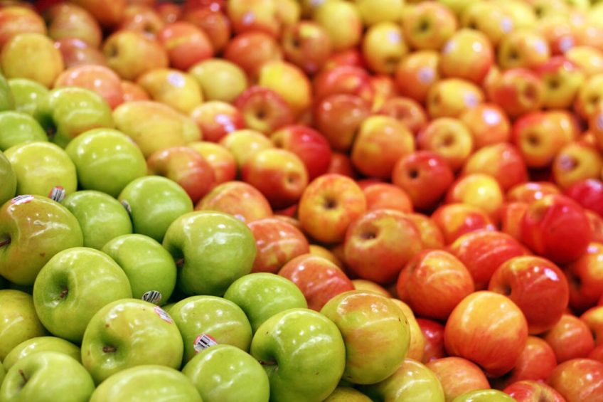 Sommige supermarkten die nog appels importeren, bouwen die invoer af. - Foto: Canva/howliekat/Pixabay
