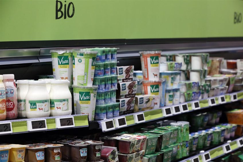 Consumenten zouden het vertrouwen in biologisch verliezen, omdat het steeds meer in de supermarkten is te vinden.- Foto: ANP