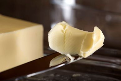 De boterprijs schommelt rond de € 5.700 per ton.  Foto: Canva