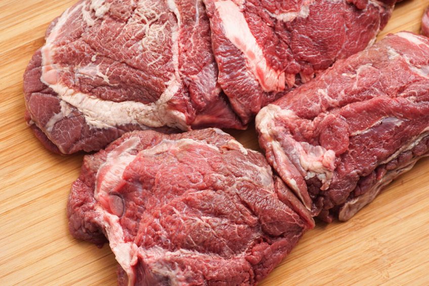 De vleeshandel meldt opvallend genoeg nog best aardige verkopen van kalfsvlees aan winkels en horeca. - Foto: Canva/Esben_H