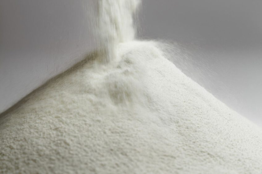Hoge prijzen maakten dat de vraag naar deels plantaardige melkpoeders, fat filled milk powder, afnam. - Foto: Canva/ziprashantzi