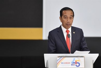 De Indonesische president Joko Widodo waarschuwt dat de Europese Unie niet moet proberen om Indonesië duurzaamheidsstandaarden op te leggen, als de Unie een goede relatie wil houden. - Foto: AP