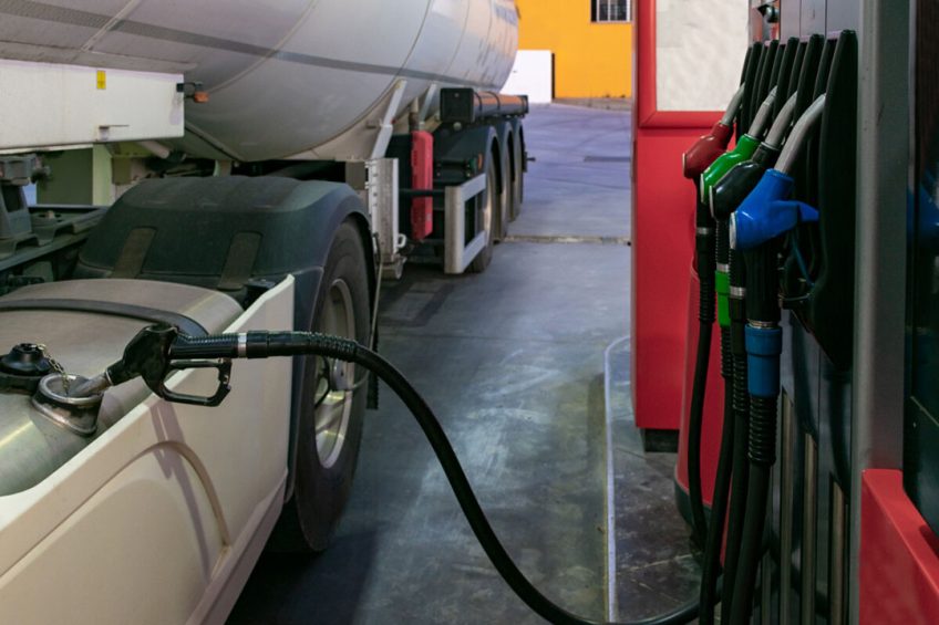 De dieselprijzen lijken voorlopig niet veel te gaan veranderen. - Foto: Canva/Miguel Perfectti