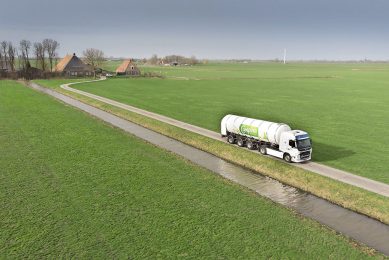 De daling van de melkprijs wordt veroorzaakt door een nog altijd hoge melkaanvoer in Noordwest-Europa, in combinatie met een achterblijvende vraag naar zuivel. Foto: Mark Pasveer