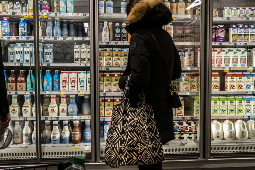 Volgens FDA snappen consumenten dat plantaardige melkalternatieven geen melk bevatten. - Foto: ANP