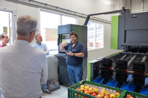 Greefa laat tijdens het event de voordelen zien van een sorteermachine die ronde en langwerpige vruchten sorteert zoals appels en peren. Foto: Herbert Wiggerman
